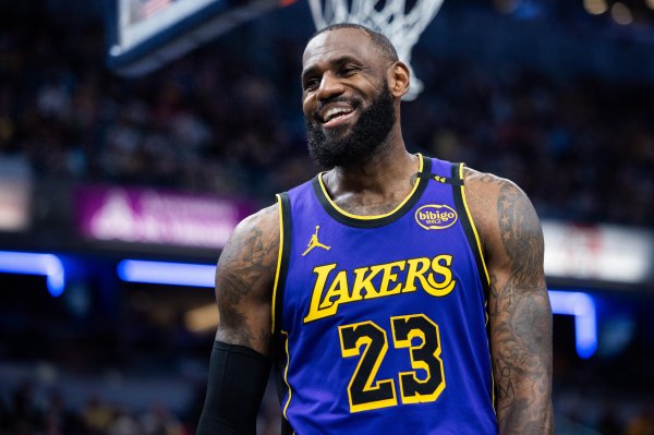 Lakers News: Thỏa thuận của James bác bỏ những tin đồn, lý do cho người anh hùng rời khỏi đội được p
