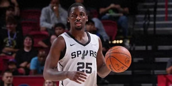 Người bảo vệ giải đấu mùa hè của Spurs David Jones đã từ chối lời đề nghị của Olympiacos & Hy vọ